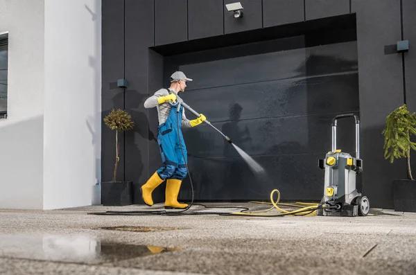 Expert Pressure Washing Columbus for Siding & Decks
